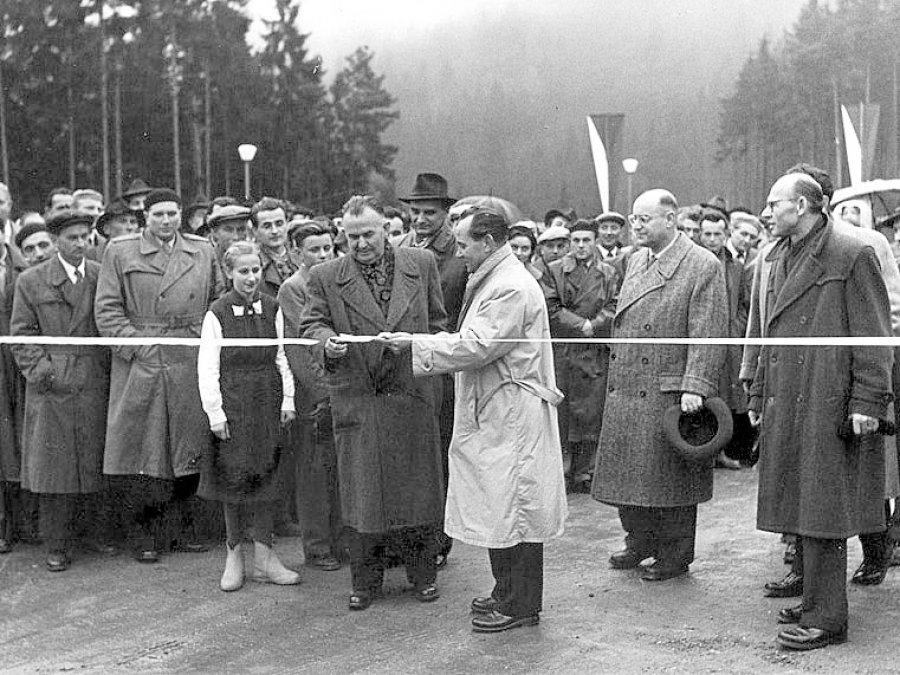 Oldřich Beran při předání stavby přehrady Vír, 1957