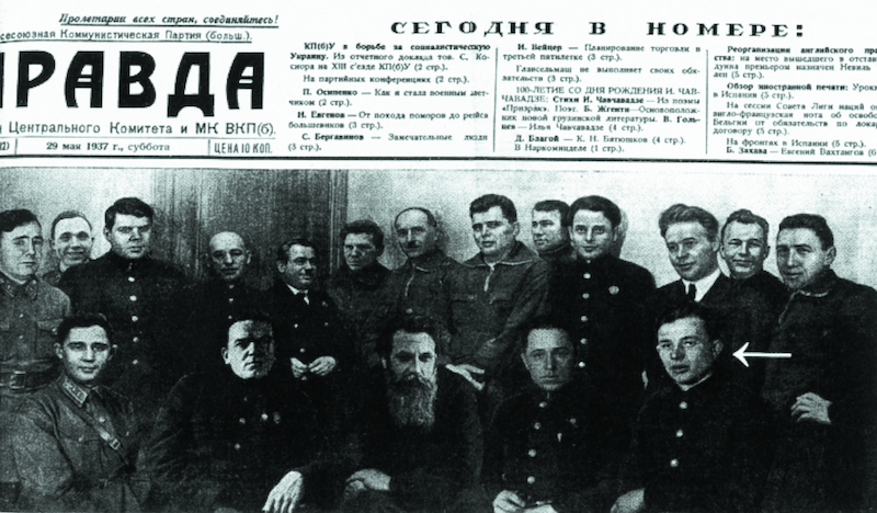Výprava na severní pól, Jan Březina označen šipkou (titulní strana sovětského plátku Pravda)