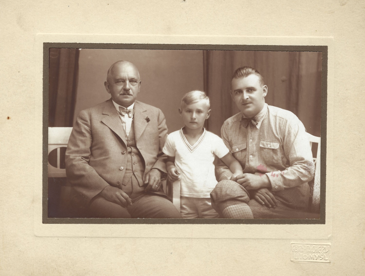 Václav Brachtl (vlevo) s vnukem a synem. Foto z archivu rodiny.