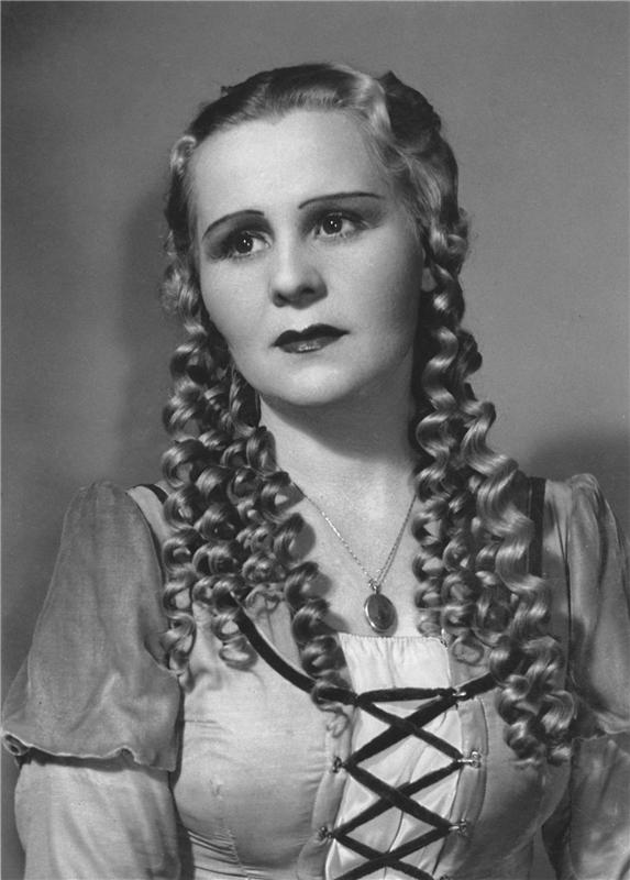 Marie Budíková-Jeremiášová jako Hipolyta, 1943