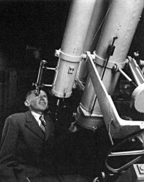 Antonín Bečvář se svým dalekohledem v Úpici