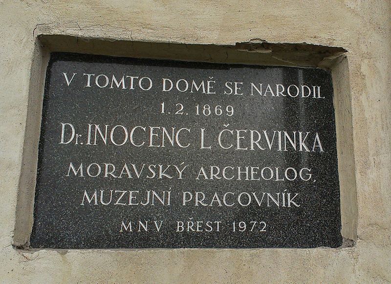 Pamětní deska na rodném domě I. L. Červinky v Břestu u Kroměříže