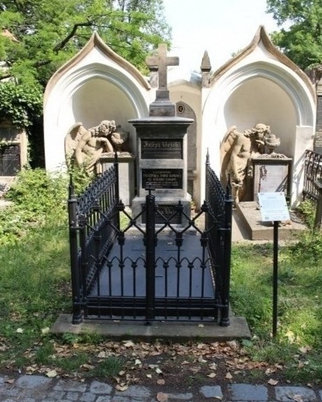 Hrob Josefa Jana Božka na Olšanských hřbitovech v Praze