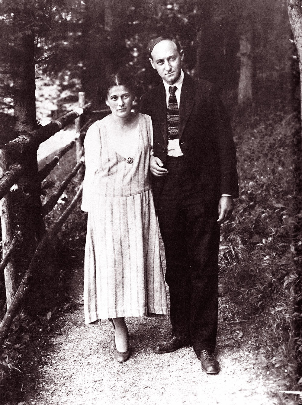 Rudolf Fuchs se svou budoucí manželkou Loni, 1922