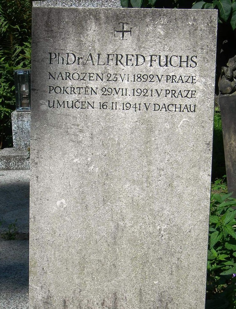 Náhrobek Alfreda Fuchse na břevnovském hřbitově
