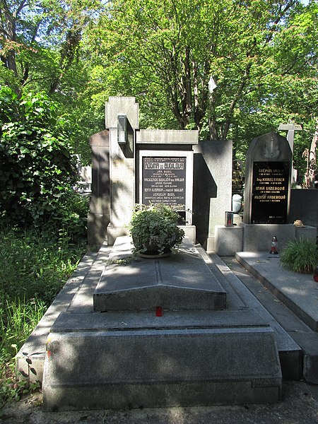 Hrob Vendelína Budila na Olšanských hřbitovech v Praze