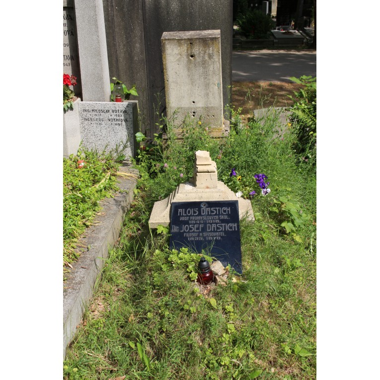 Hrob Josefa Dasticha na Olšanských hřbitovech v Praze