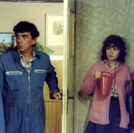 Petr Čepek a Libuše Šafránková ve filmu Vesničko má středisková, 1985