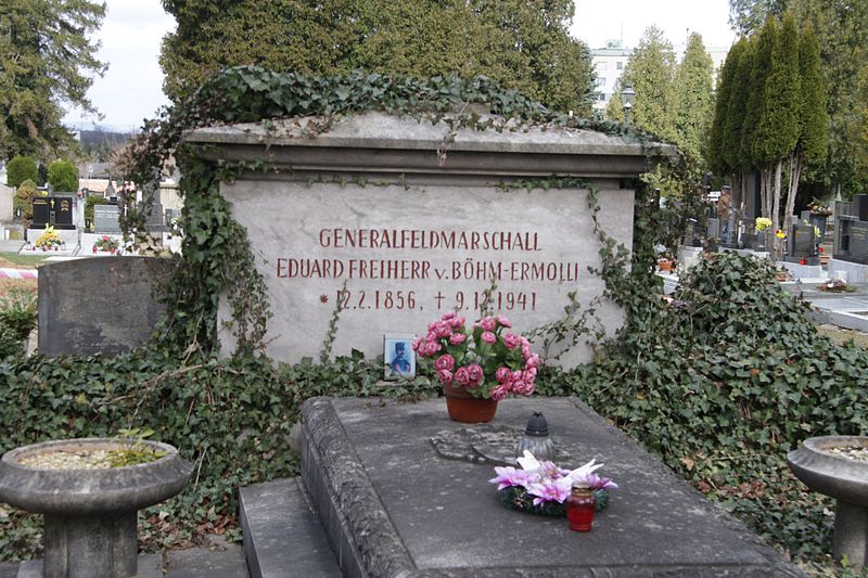 Rodinná hrobka E. Böhma-Ermolliho v Opavě