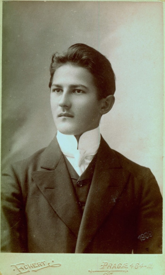 Jaroslav Heyrovský v roce 1909