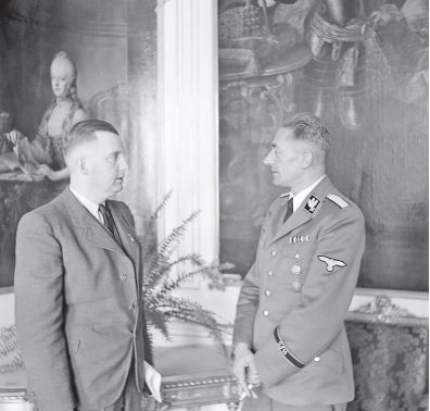 Robert Gies s K. H. Frankem v Černínském paláci, 1941
