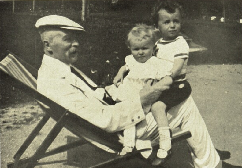 Jaroslav Goll s vnoučaty Natašou a Ivanem