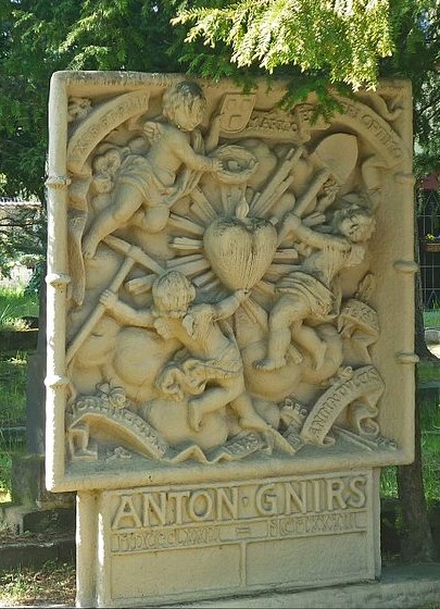 Náhrobek Antona Gnirse na hřbitově v Chomutově