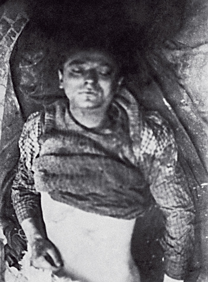 Posmrtná fotografie Josefa Bublíka, 1942