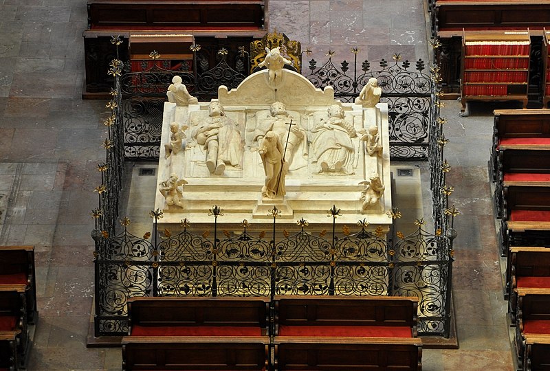Colinovo mauzoleum v Chrámu sv. Víta se sochami Ferdinanda I. Habsburského, Anny Jagellonské a Maxmiliána II.