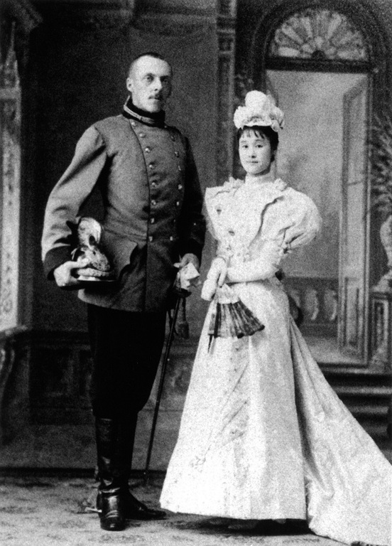 Jindřich Coudenhove-Kalergi s manželkou Micuko Aoyama během svatby, 1892