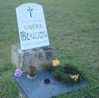 Hrob F. X. Běhálkové na tovačovském hřbitově