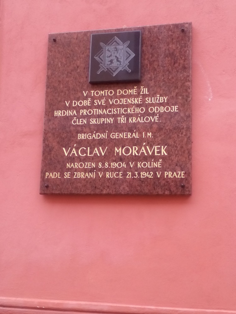 Pamětní deska V. Morávka v Olomouci (Šemberova ulice). Foto Jiří Martínek.