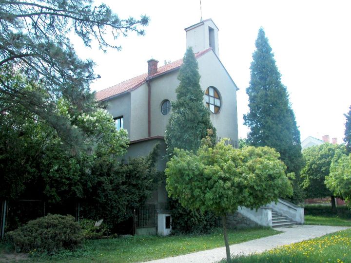 Evangelický kostel na Dobříši, autorem byl buď Pavel Bareš nebo Miloslav Tejc, 1937