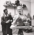 Franta Bělský při práci na bustě královny Alžběty Matky, 1962